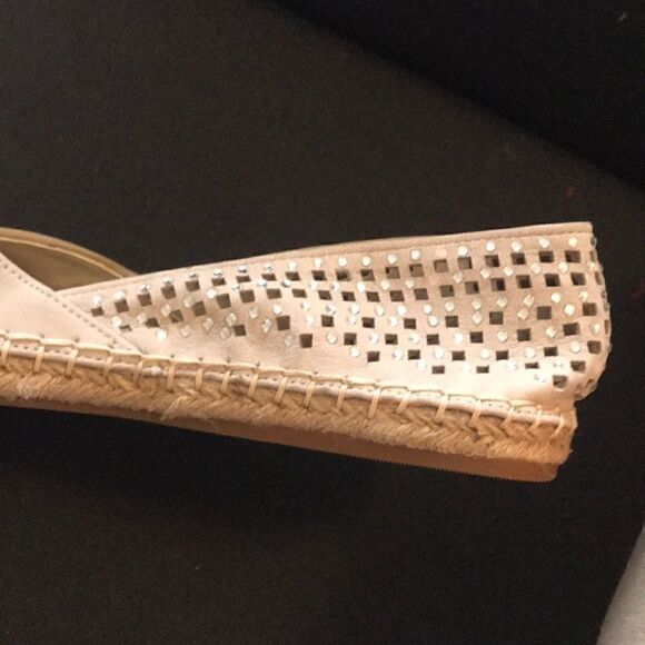 Gianni Bini leather nude flats - Picture 7 of 7